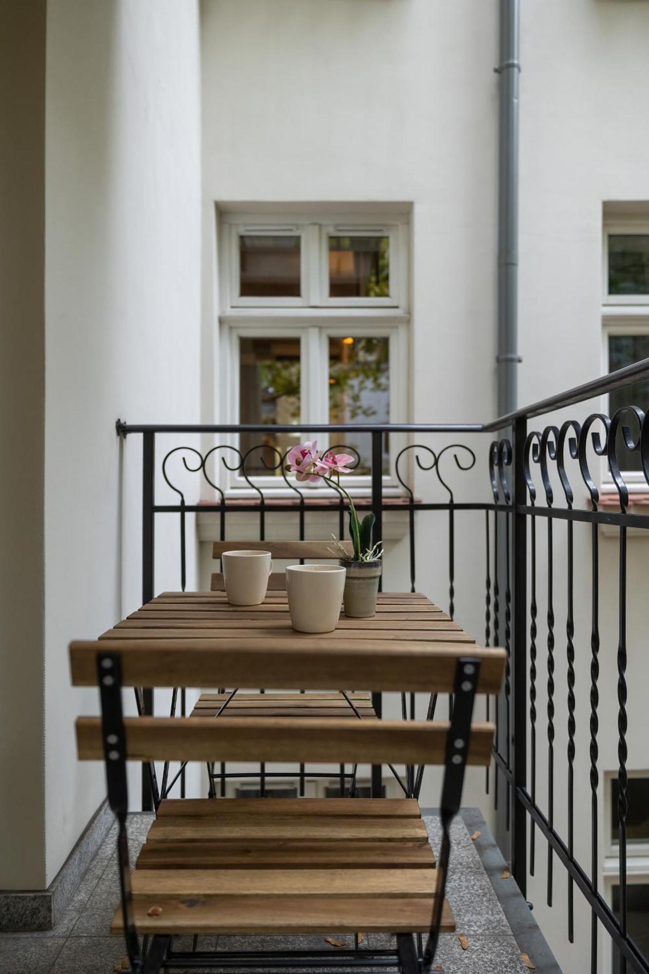 Modern & Comfy Apartment Rakowicka 6 Cracow By Renters Krakow Exterior photo
